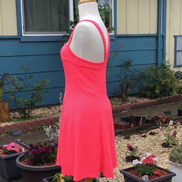 Garage dress - Picture 5 of 10
